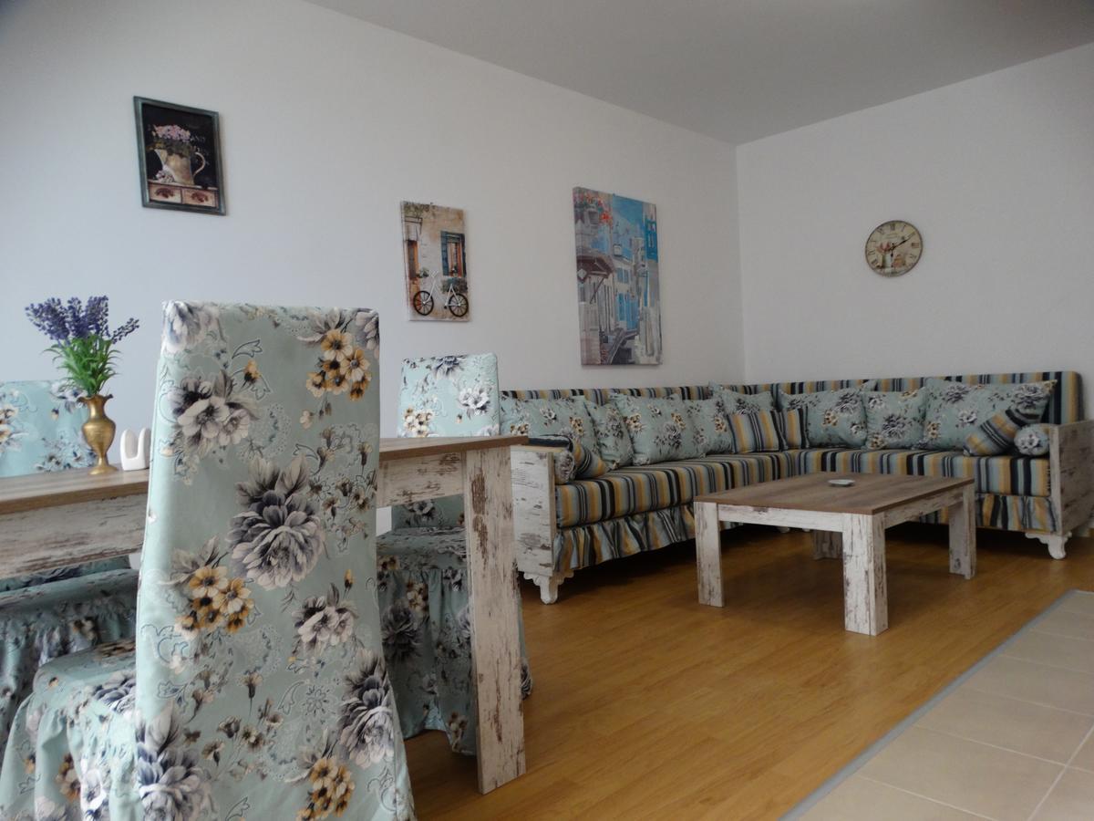 Lora Boutique Apartment Pomorie Bagian luar foto