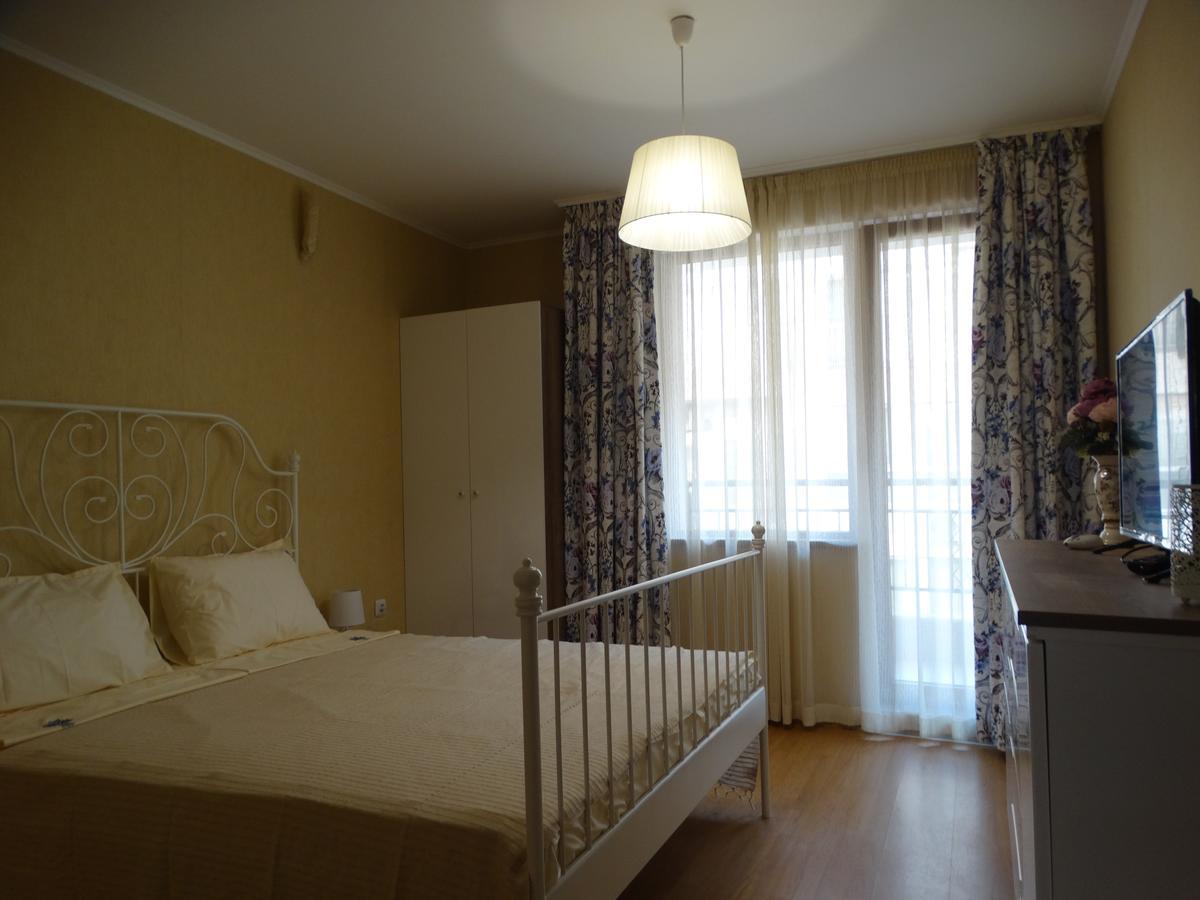 Lora Boutique Apartment Pomorie Bagian luar foto