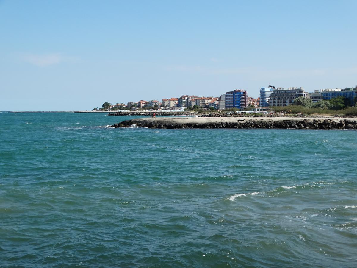 Lora Boutique Apartment Pomorie Bagian luar foto