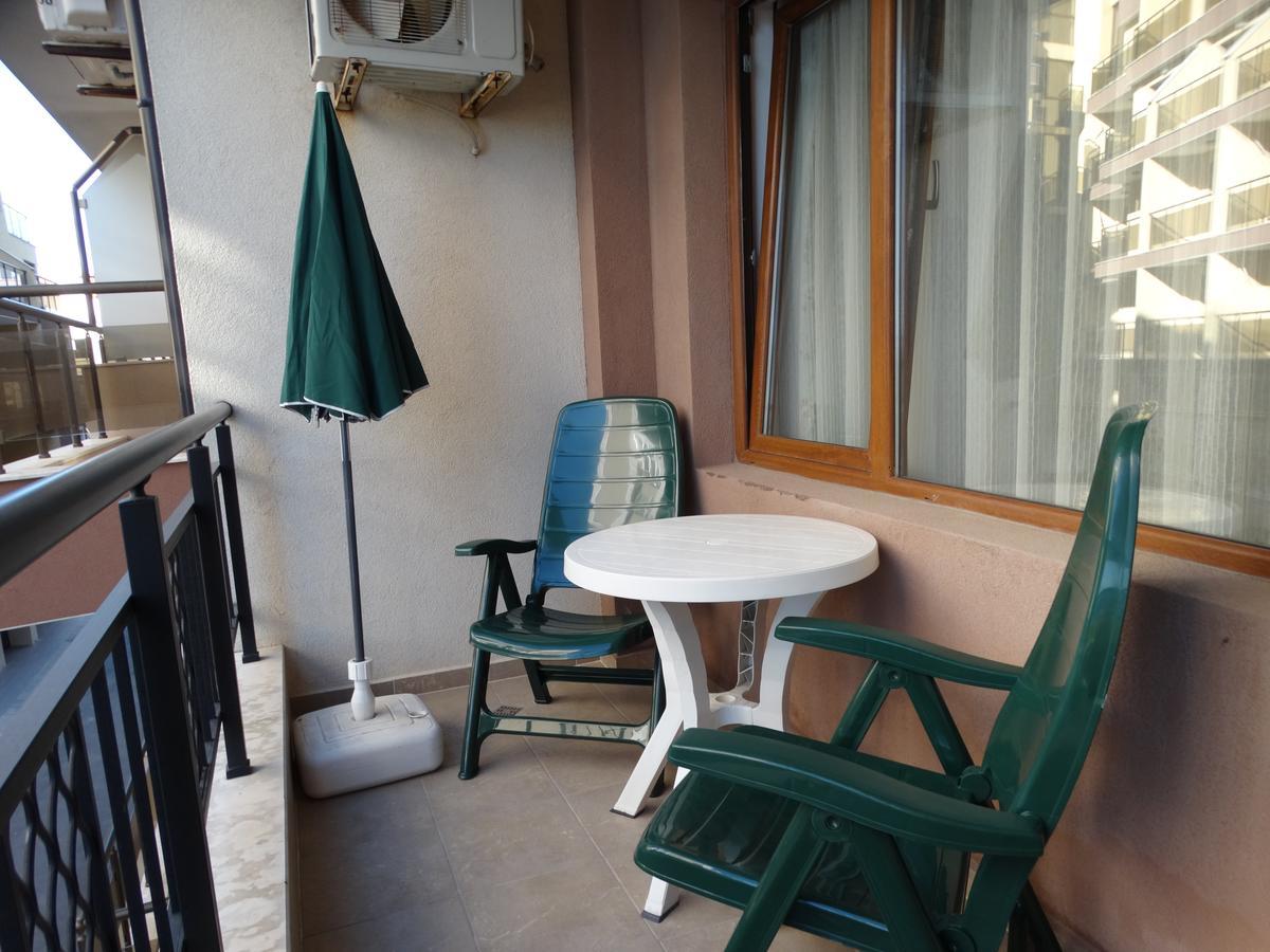 Lora Boutique Apartment Pomorie Bagian luar foto