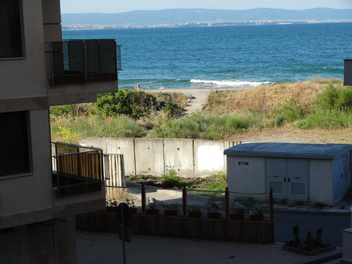 Lora Boutique Apartment Pomorie Bagian luar foto